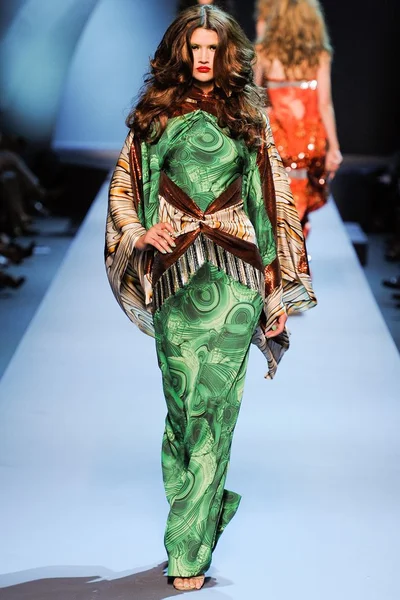 Look 25